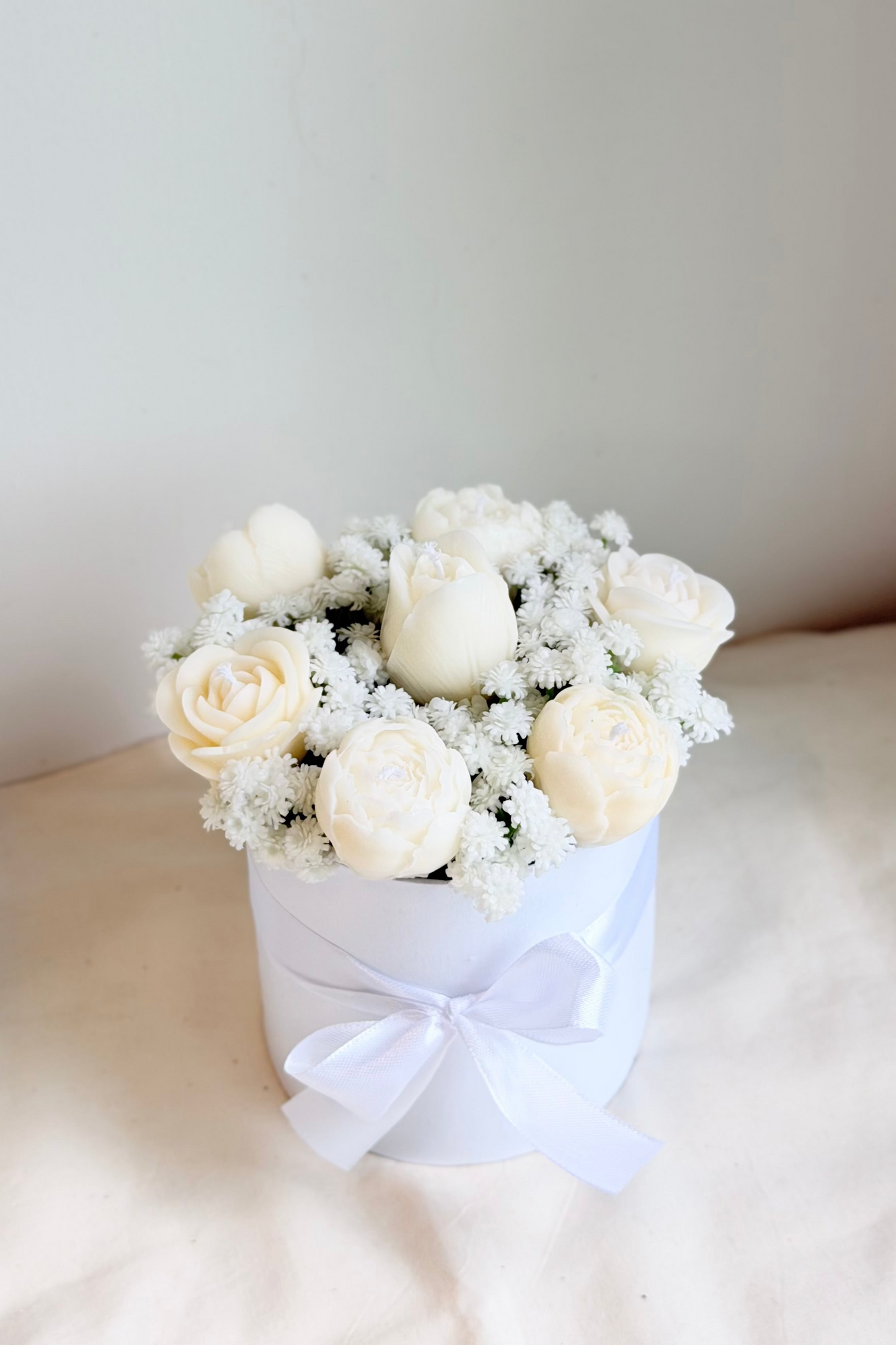 White Signature Small Bouquet