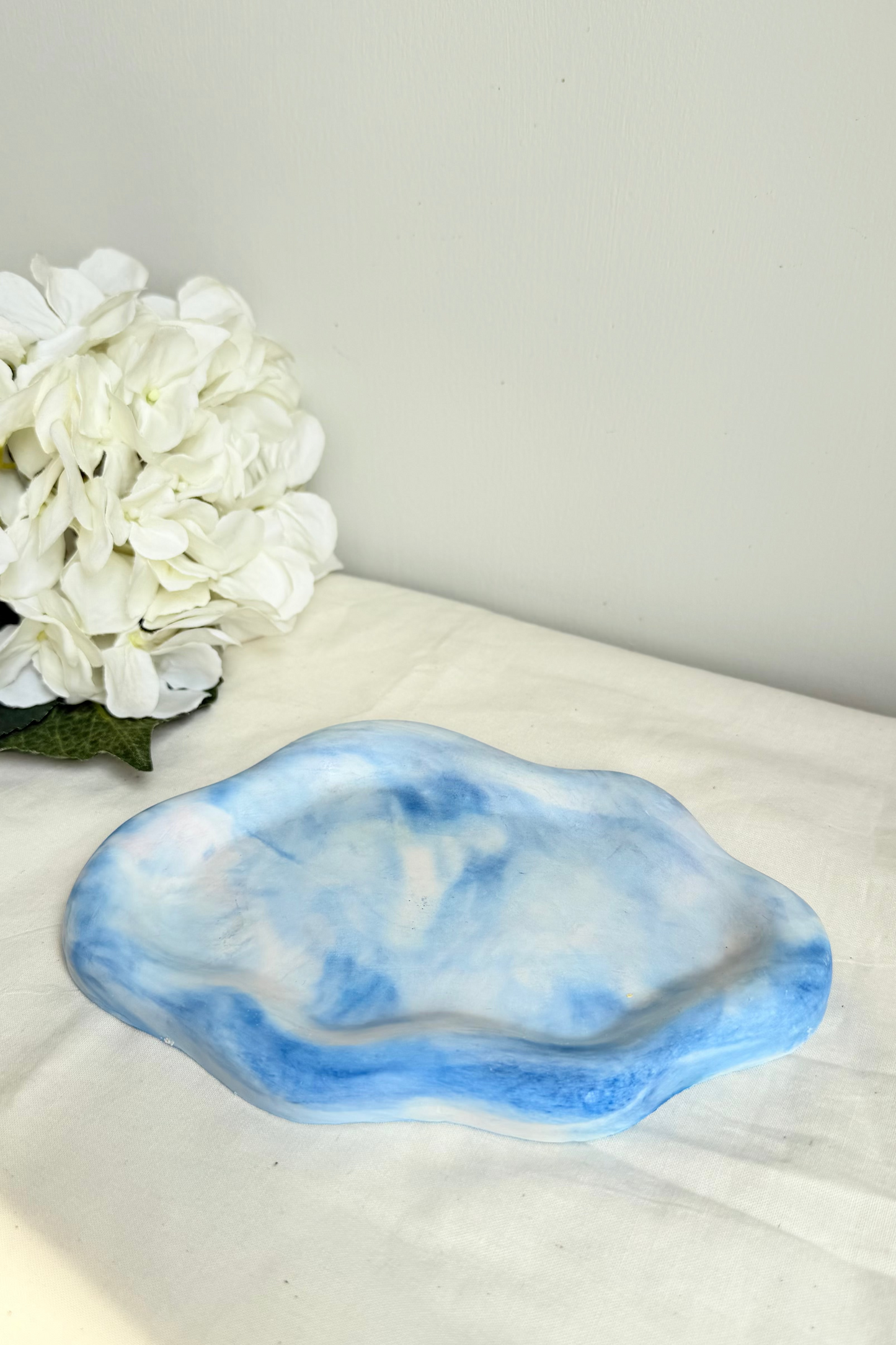 Oval Cloud Tray