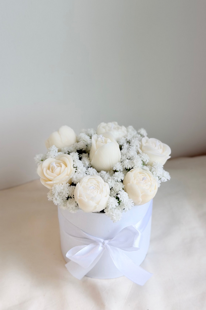 White Signature Small Bouquet