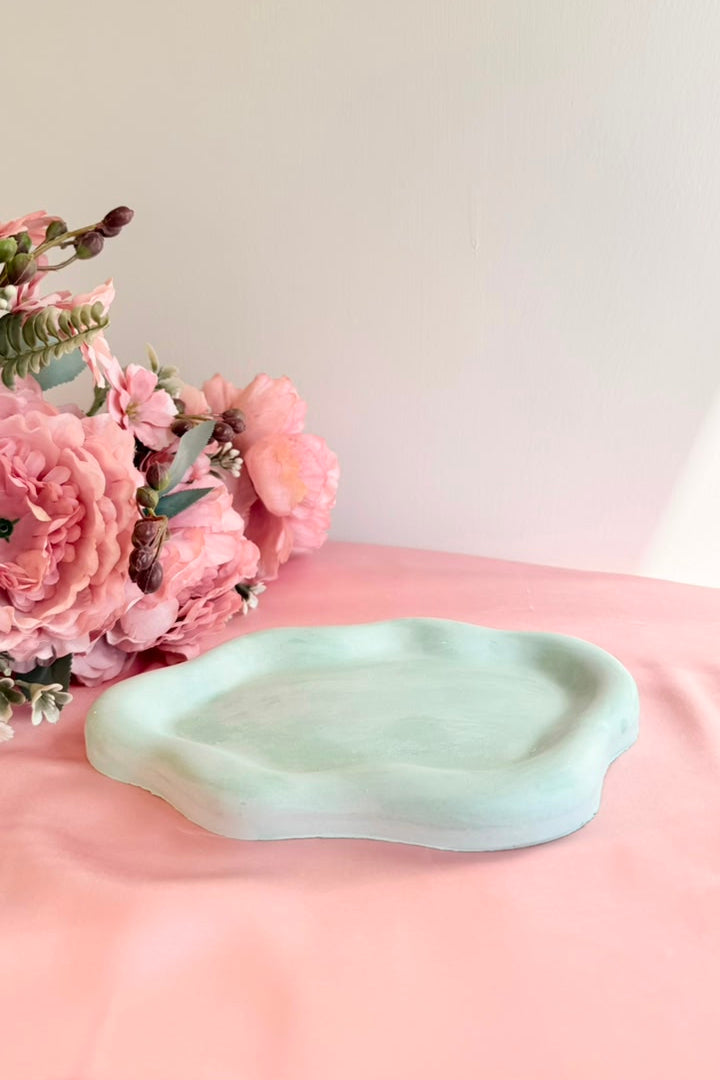 Oval Cloud Tray